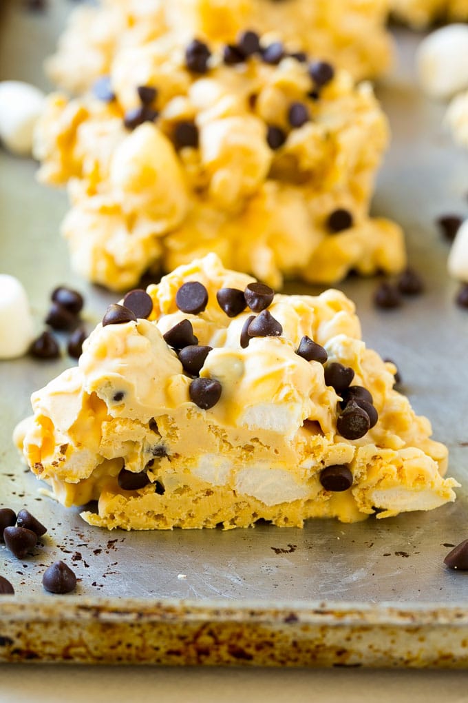 Avalanche Cookies Recipe | No Bake Cookie Recipe | Easy Cookie Recipe | Avalanche Bark #bark #avalanche #avalanchecookies #cookies #nobakecookies #nobake #dessert #fuyos A cross section view of a no bake cookie.