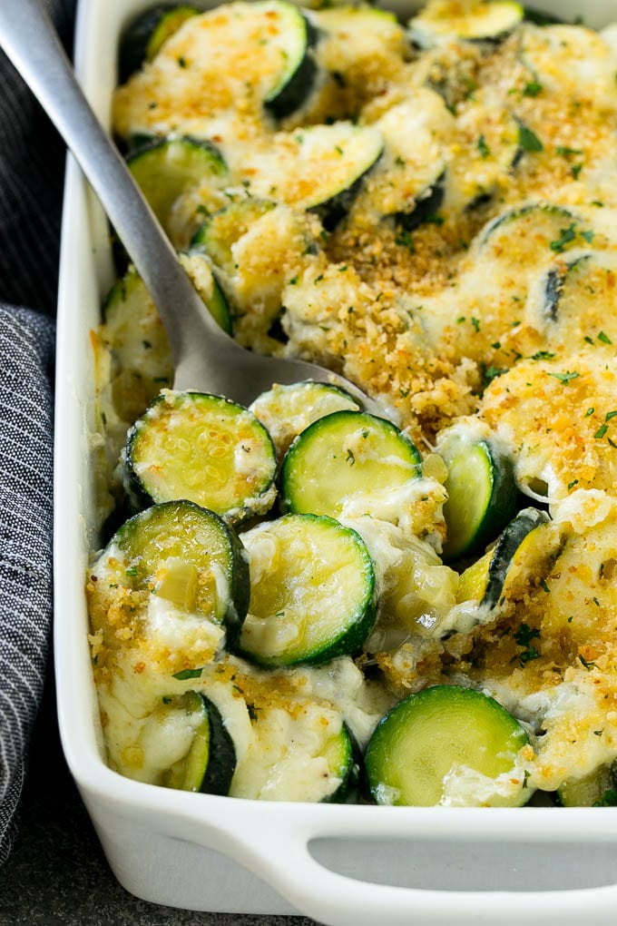 Zucchini Gratin Recipe | Cheesy Zucchini | Baked Zucchini | Easy Zucchini Recipe #zucchini #casserole #cheese #dinner #sidedish #fuyos Zucchini gratin with creamy zucchini, cheese and crispy breadcrumbs.