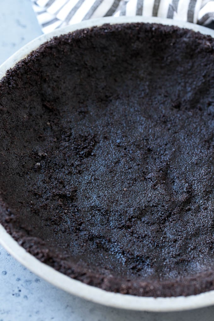 Cookie crust in a baking tin.