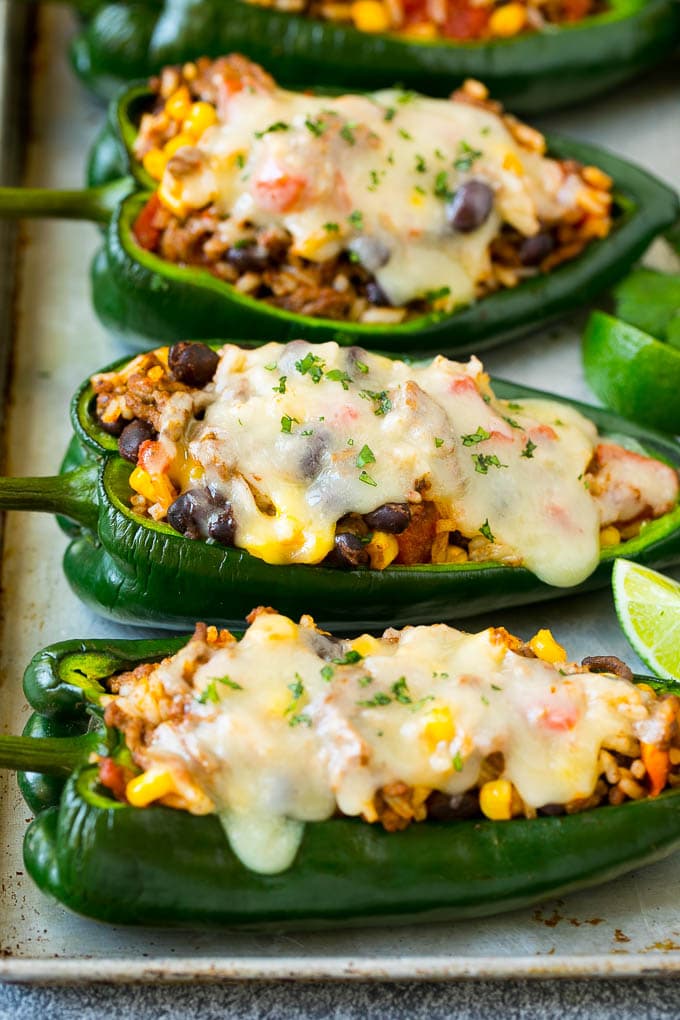 Stuffed Poblano Peppers | Stuffed Peppers | Pasilla Peppers #peppers #stuffedpeppers #beef #rice #beans #corn #dinner #fuyos Stuffed poblano peppers filled with rice, corn, beans and meat.