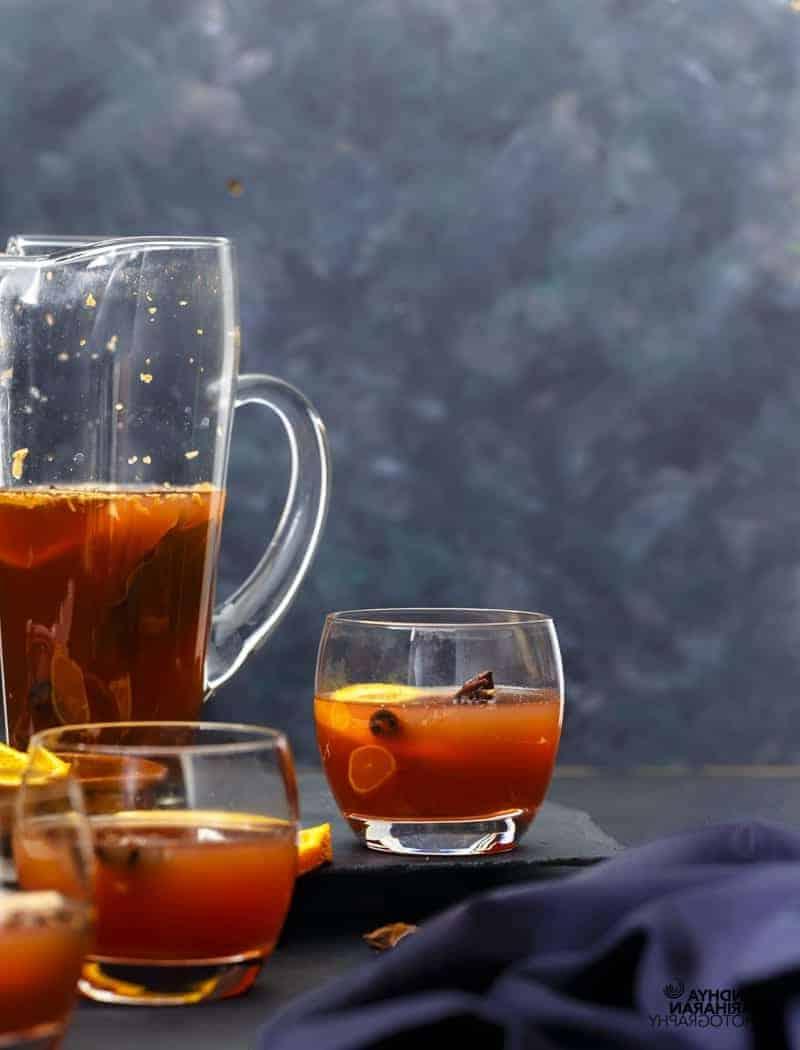 Vin Brulé Analcolico: Comfort Speziato per Tutte le Stagioni Questo Vin Brulé Analcolico è una bevanda per tutte le stagioni che celebra le spezie ed è aromatica! È deliziosa quanto la sua versione alcolica ed è perfetta per quando si ha mal di gola o ci si sente un po' giù di tono!