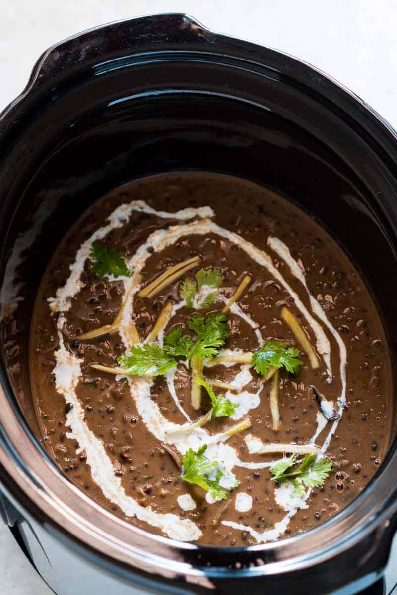 Facile Dal Makhani in Slow Cooker 3 Ricetta facile di Dal Makhani a cottura lenta, preparato durante la notte in una slow cooker, dal sapore autentico di ristoranti e dhabas. Questa dal nera è perfetta con riso e rotis tandoori!