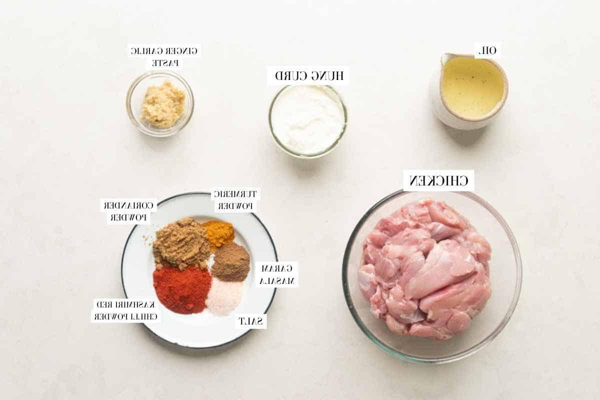 Instant Pot Pollo Tikka Masala 3 Immagine di tutti gli ingredienti per il Pollo Tikka Masala in Instant Pot con testo per identificarli