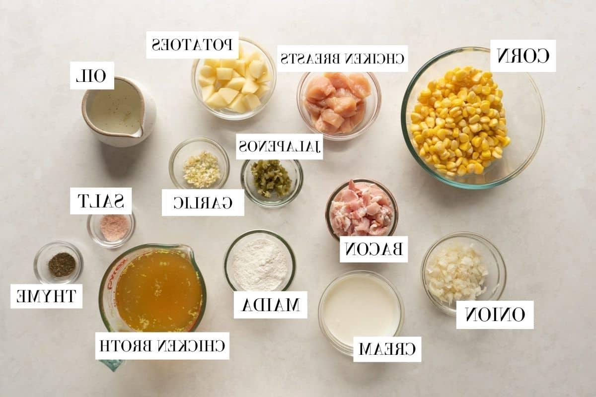 Zuppa Densa di Pollo, Patate e Mais con Pancetta (Ricetta per Pentola a Pressione) 3 Immagine degli ingredienti necessari per la chowder di pollo, patate e mais in IP con testo per identificarli