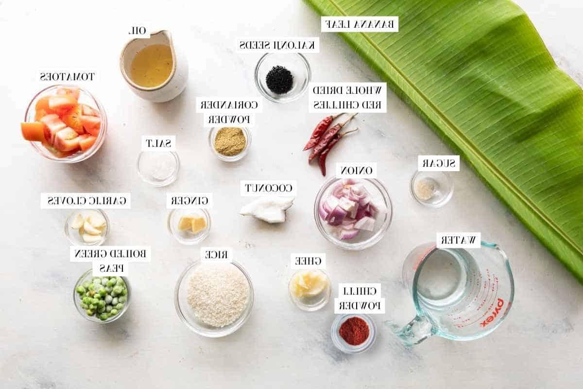 Patra Riso | Riso Paturi 3 Immagine di tutti gli ingredienti necessari per il Patra Rice, etichettati per chiarezza.