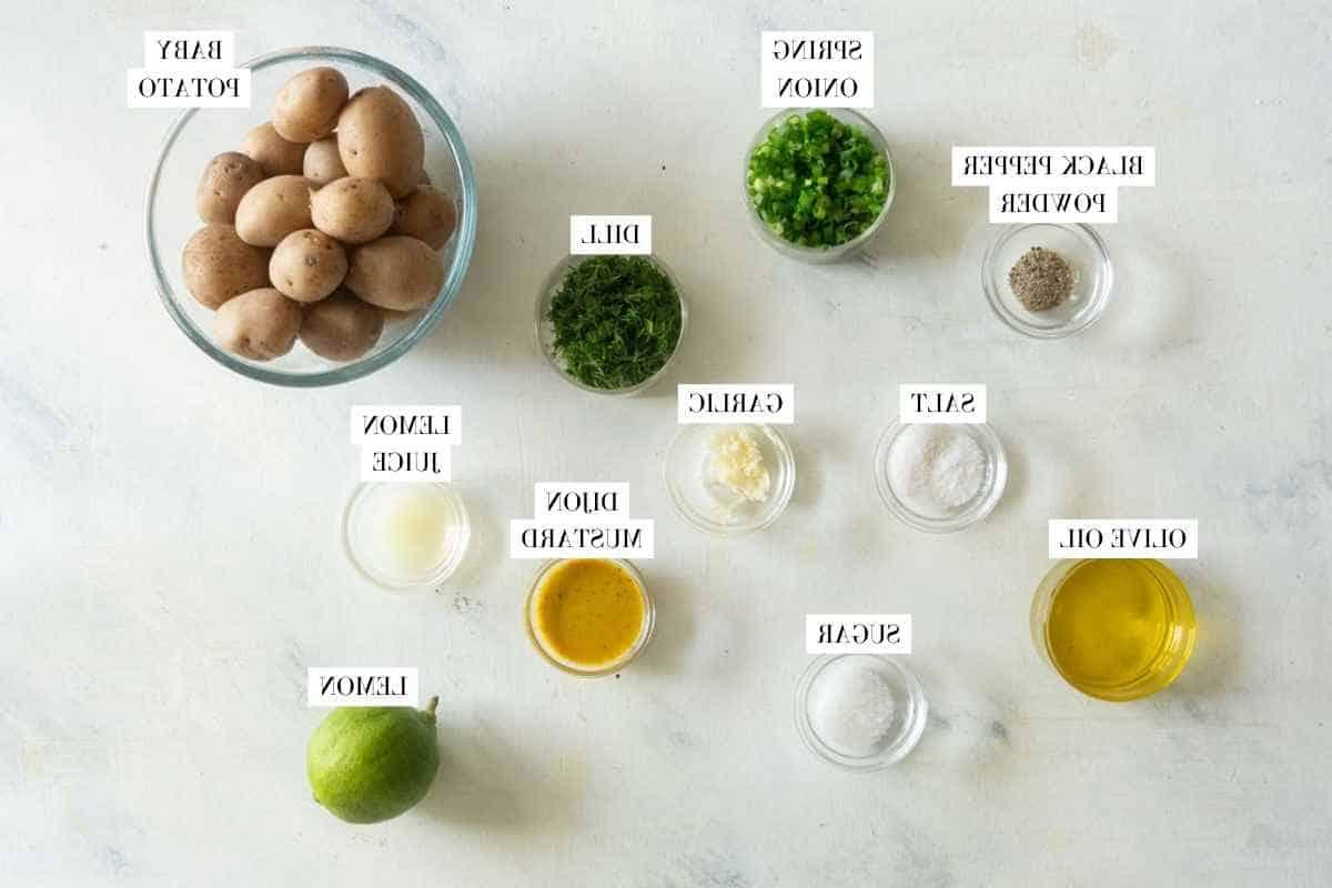 Insalata di Patate Salutare al Limone e Aneto (Senza Maionese) 4 Immagine di tutti gli ingredienti per l'insalata di patate leggera al limone e aneto con testo identificativo