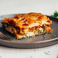 Lasagna Vegetariana Semplice con Istruzioni Passo Passo 6 Primo piano degli strati di lasagna vegetariana
