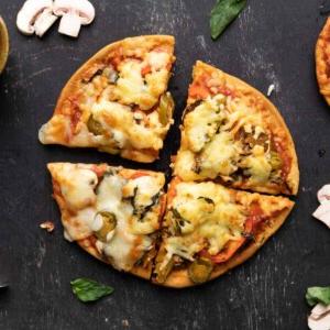 Pizza senza lievito in friggitrice ad aria 8 Pizza senza lievito cotta in friggitrice ad aria