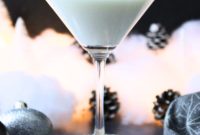 White Christmas Martini An Easy Holiday Cocktail With Vodka