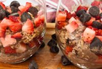 Effortless Chocolate Strawberry Overnight Oats